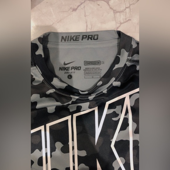 Absolutely New, Nike pro Dri-fit boys tight fit skin for active wear. - Picture 5 of 12